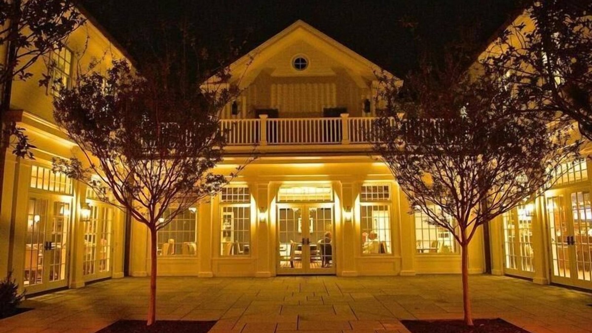 Quogue Hotel | The Quogue Club at Hallock House