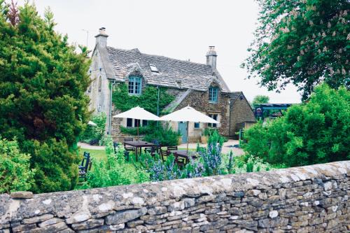 Minchinhampton Hotel | The Ragged Cot