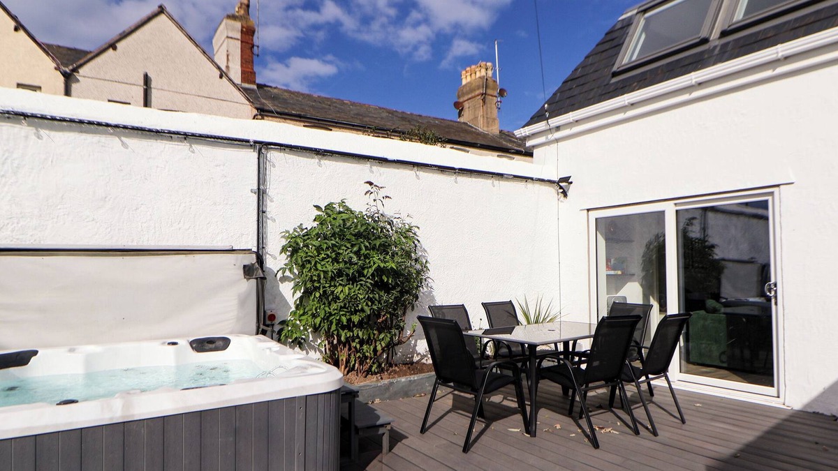 Llandudno Cottage | The Railway Cottage