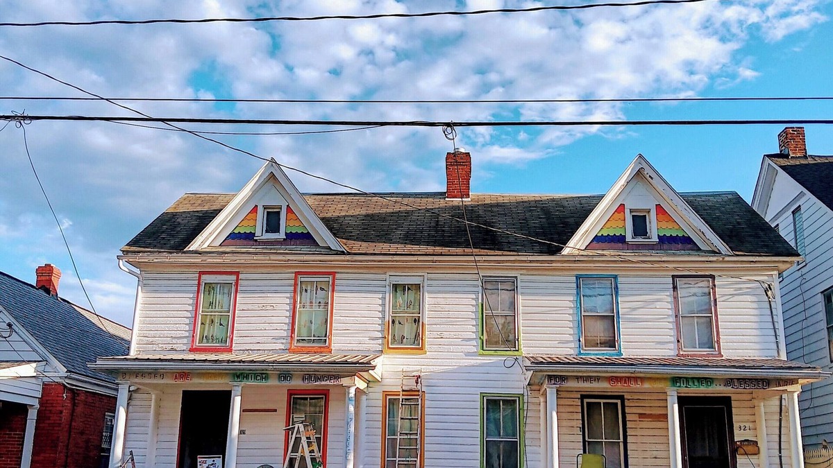 Martinsburg House | "The Rainbow House" of Martinsburg, West by God Virginia.nn1-bedroom