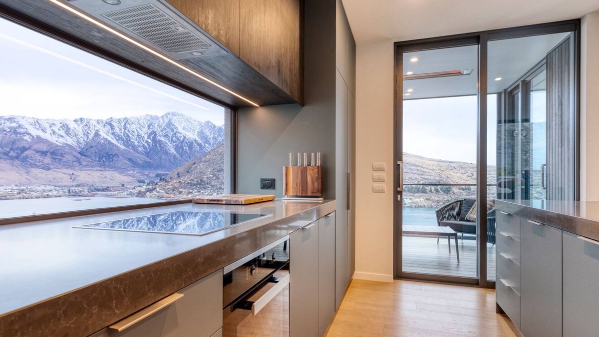 Queenstown Apartment | The Rata Penthouse - Panoramic Views