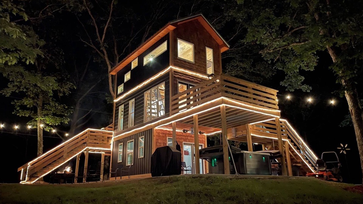 Flintstone Cabin | The Raven Cabin at Bird Hollow, 10 miles from Chattanooga, New Build