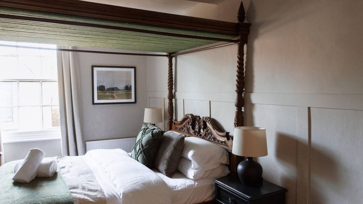 Much Wenlock House | The Raven Hotel by PureStay