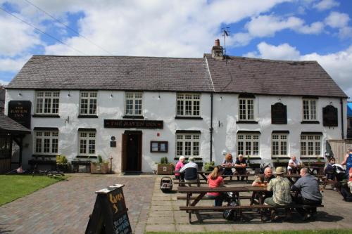 Llanarmon-yn-Ial Hotel | The Raven Inn