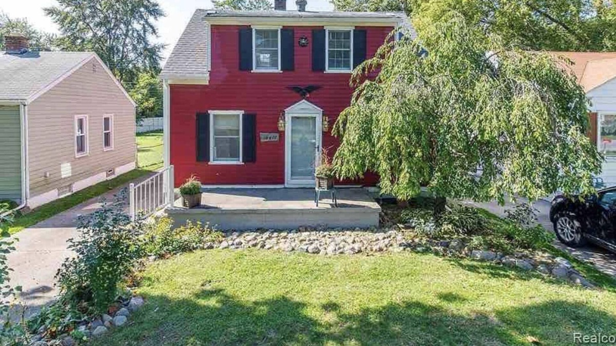 Redford House | ★ The Red House ★ | New & Modern home