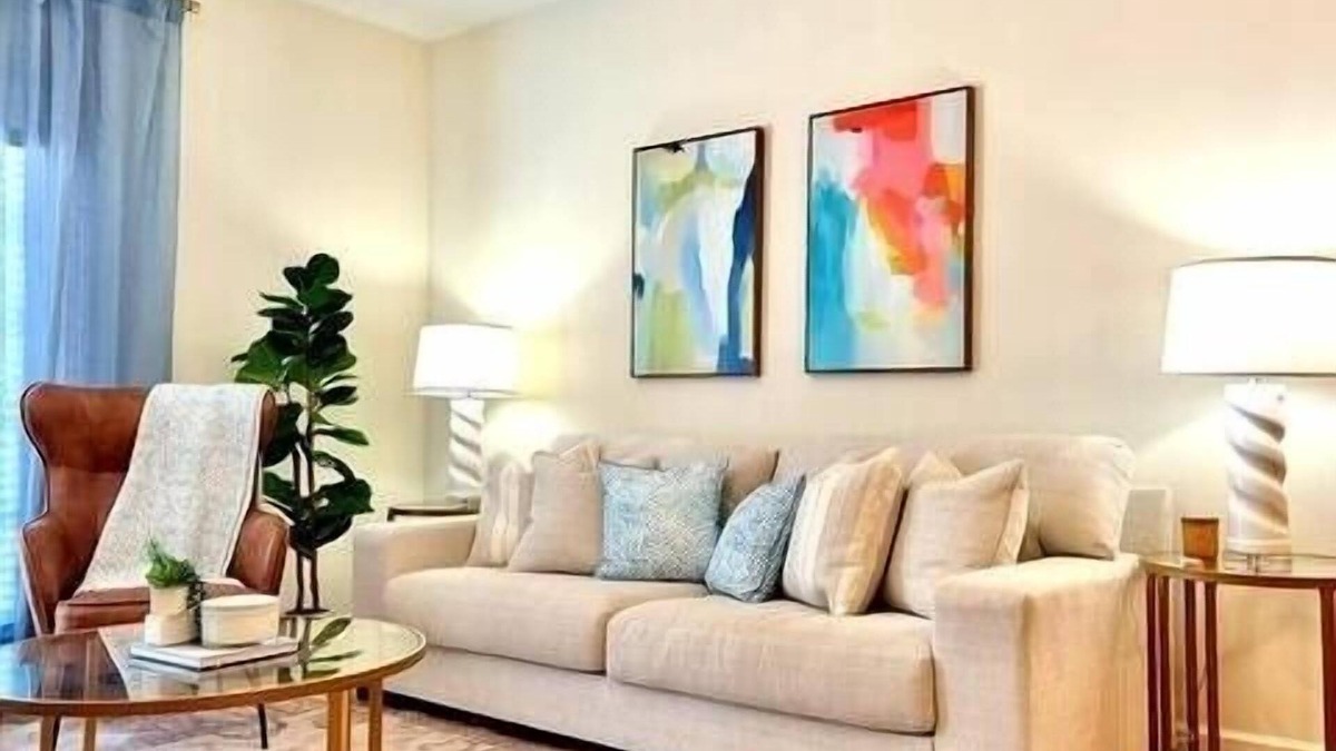 Oxford House | The Rebel Roze, Discounted rate for LSU game day!