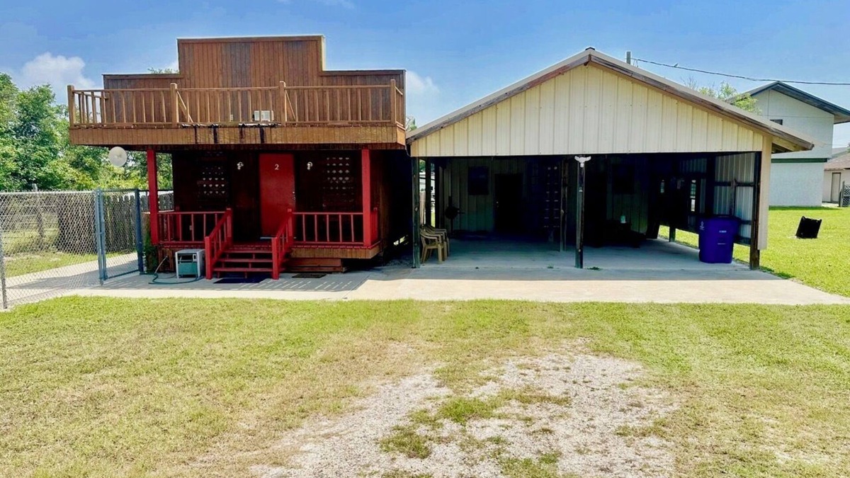 Port O Connor Cottage | THE RED COTTAGE Tiny Home in POC