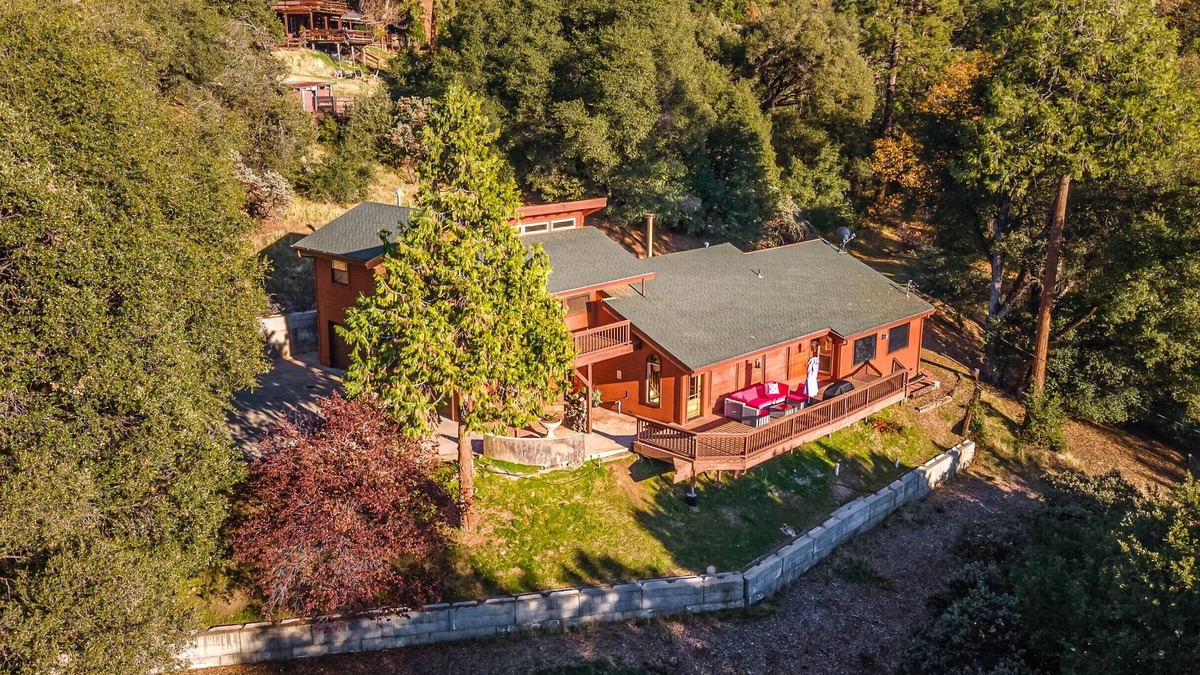 Oakhurst House | The Red Oasis