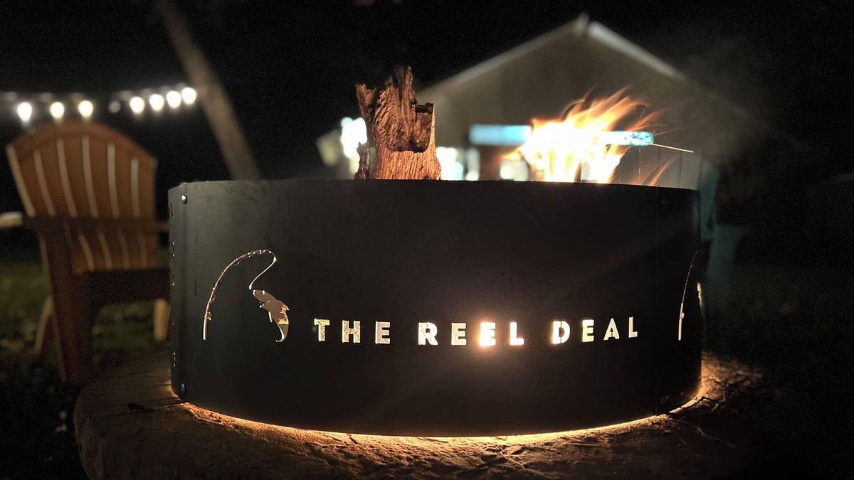 Leisure Land House | The Reel Deal Cedar Creek! Lily Pad, Outdoor TV, Fishing, Games, Grill!