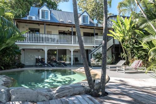 Noosa Heads House | The Rest - Stunning Noosa Family Beach Cottage With Heated Pool