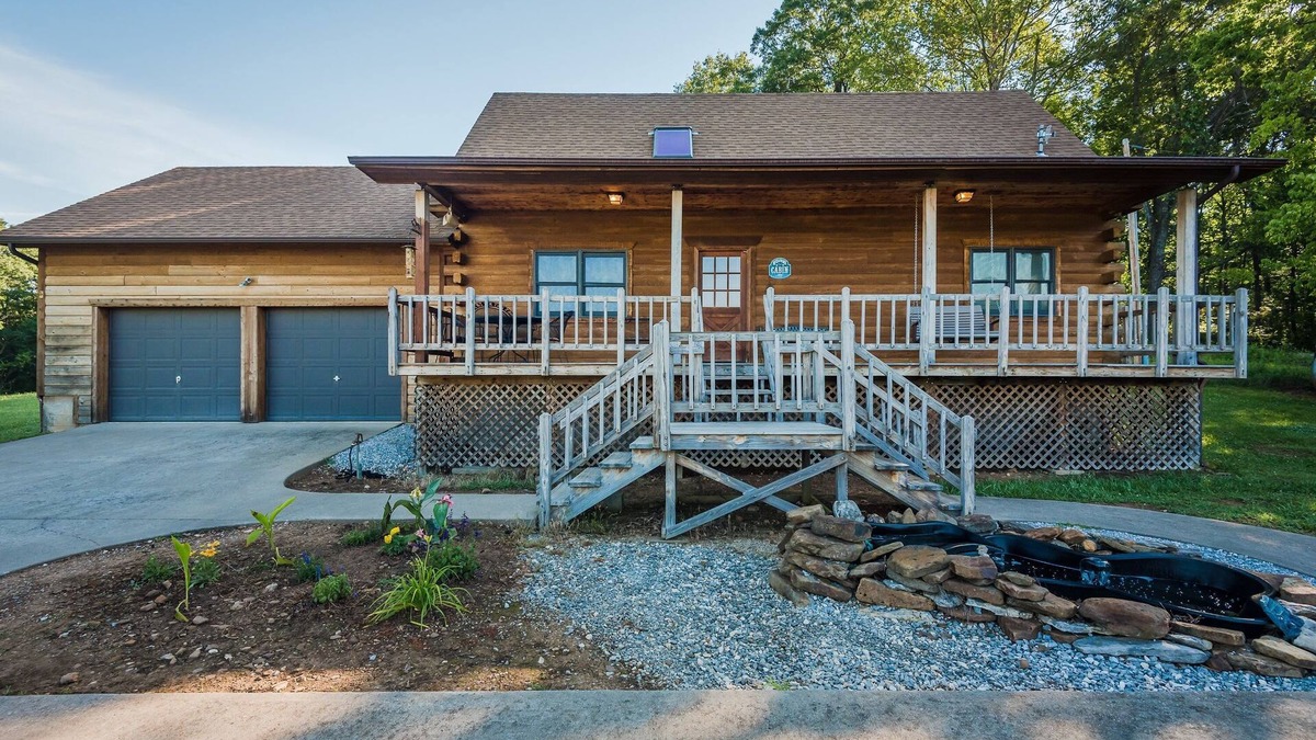 Huntsville Cabin | The Resting Place Cabin ~ Your Home away from Home