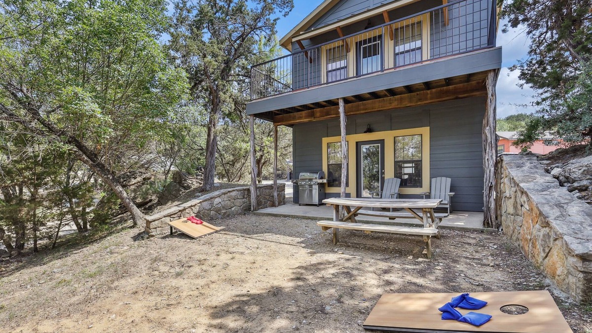 Graford House | The Retreat 19: Cozy Cabin