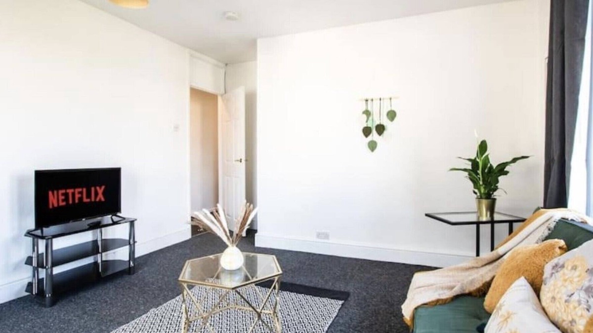 Swindon Apartment | The Retreat, 2 bedroom Apartment