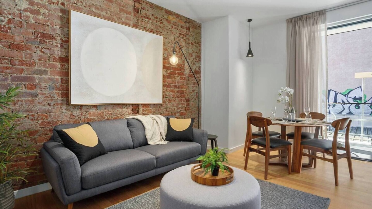 Hobart Central Business District Apartment | The Retreat at Saddlers House with Private Balcony