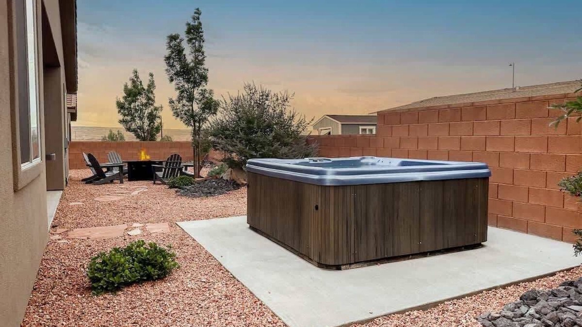 Page House | [The Retreat] Hot Tub, Fire Pit, Boat Parking