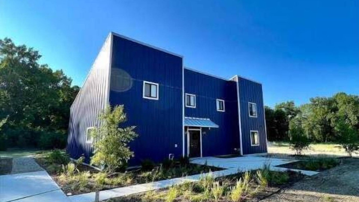 Stevensville House | The Retreat: HotTub/FirePit/Wineries/Beach/Nature