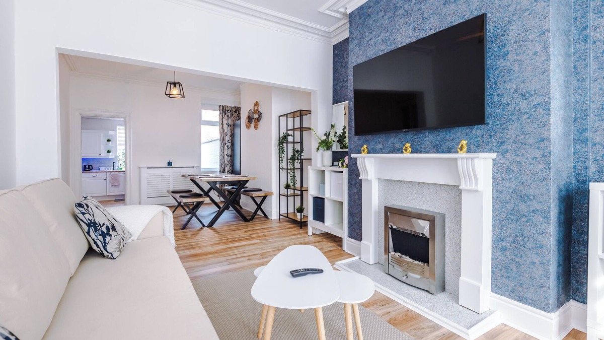 Salford House | The Retreat near Salford Quays