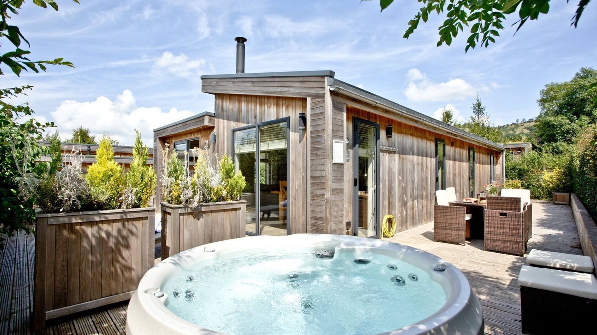 Cheddar Cabin | The Retreat, Strawberryfield Park - a lodge that sleeps 4 guests in 2 bedrooms