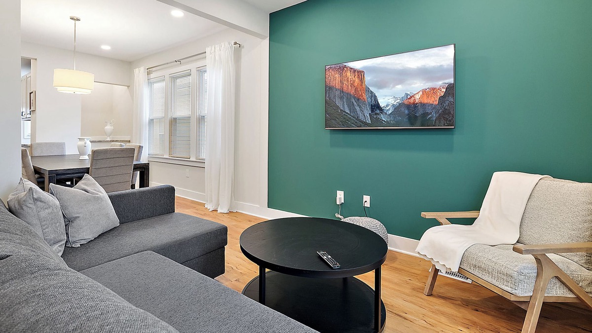 Detroit Apartment | The Retreat At The Park. 2 BDR-Lower Unit