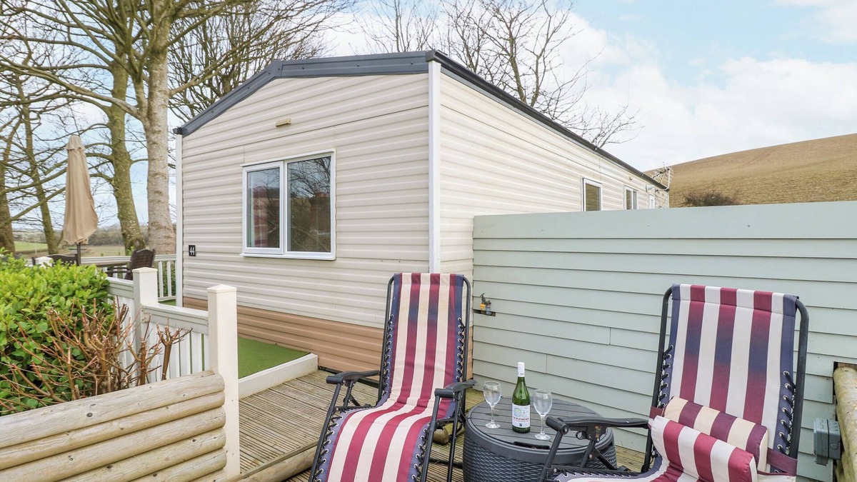 Newport Cottage | THE RETREAT, with a garden in Shorwell