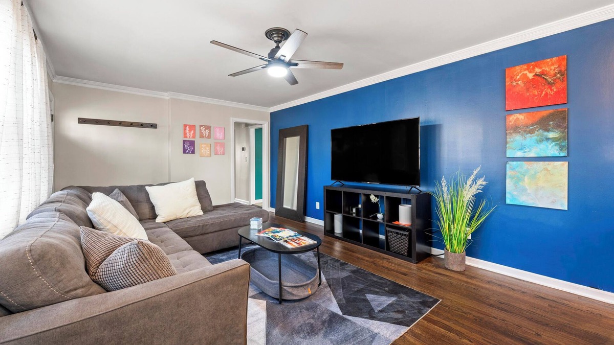 Sylvan Hills House | The Rhitreat - 2BR, 10 Min to Downtown & Airport