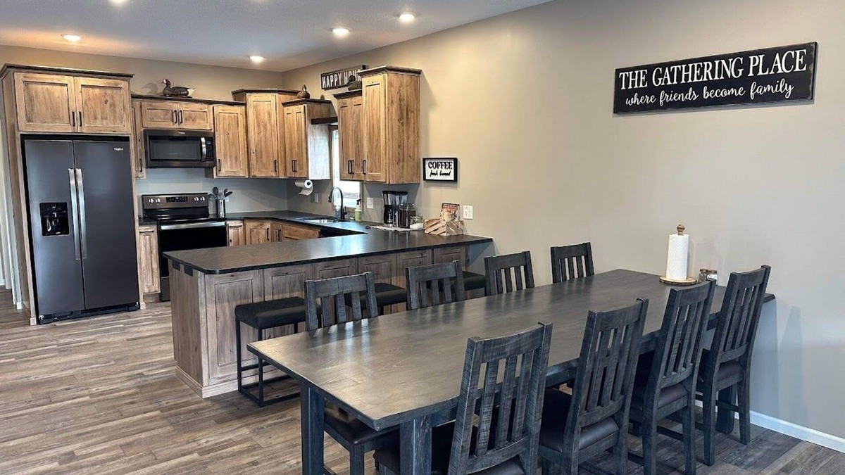 Lyon County House | "The Ridge" a peaceful country setting with nature right out the door.