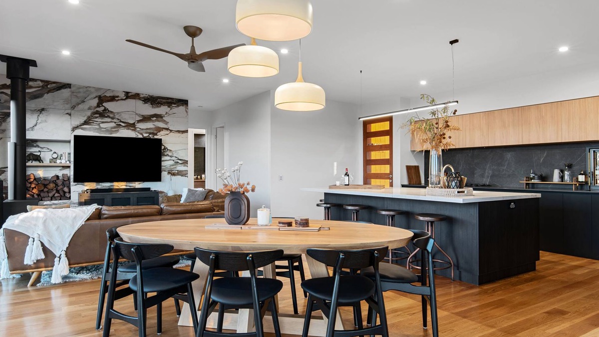 Booroobin Cabin | The Ridge at Maleny - The Deluxe Residence