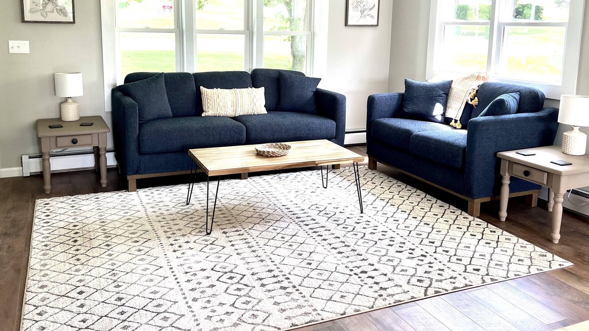 Valois House | The Riesling Ranch