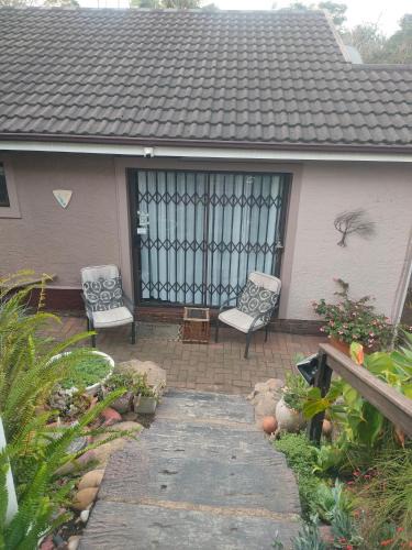 New Germany Apartment | The right place : Ideal for the smart business person. 25km to DBN.