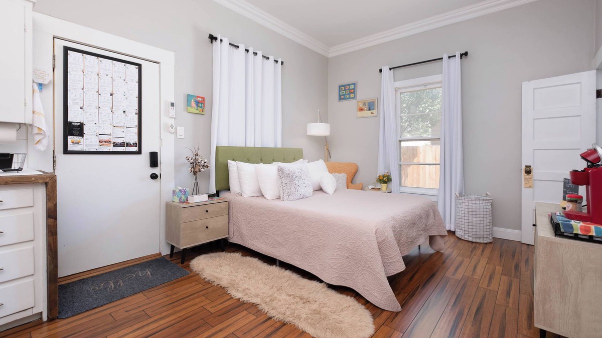 Amarillo House | The Riley. Retro charm in the Heart of DT Amarillo. Near I-40 & Historic Rt 66