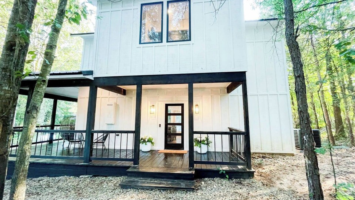 Broken Bow Cabin | the RISER - BRAND NEW Modern Cabin in Broken Bow!