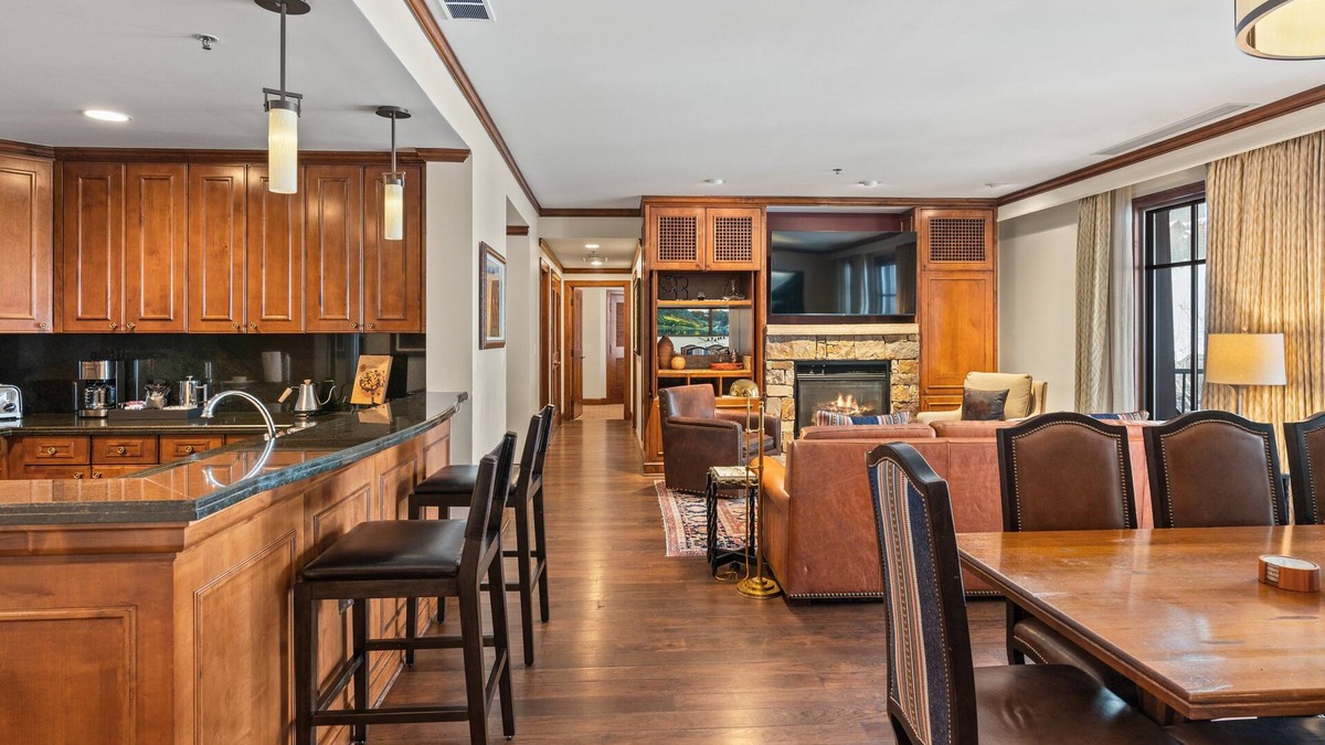 Aspen Condo | The Ritz-Carlton 3 BR Premier Residence 8205, Ski-in/Ski-out Resort in Aspen Highlands w/Ski view