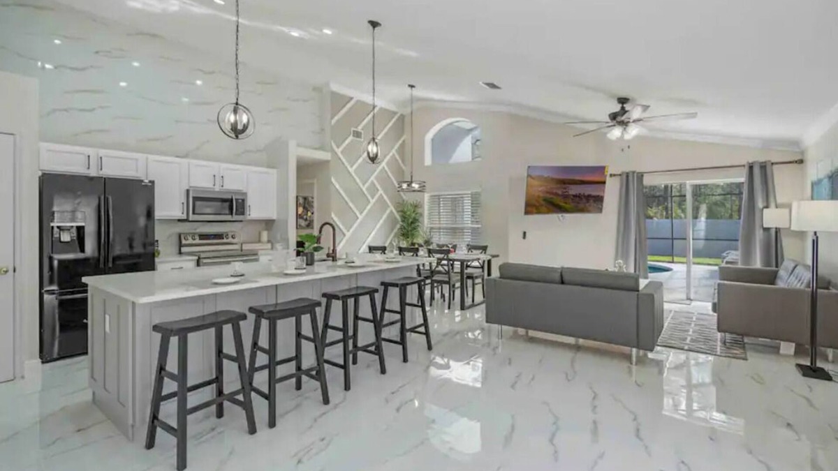 Westridge House | The Ritz Vacation - Near Disney - Heated Pool