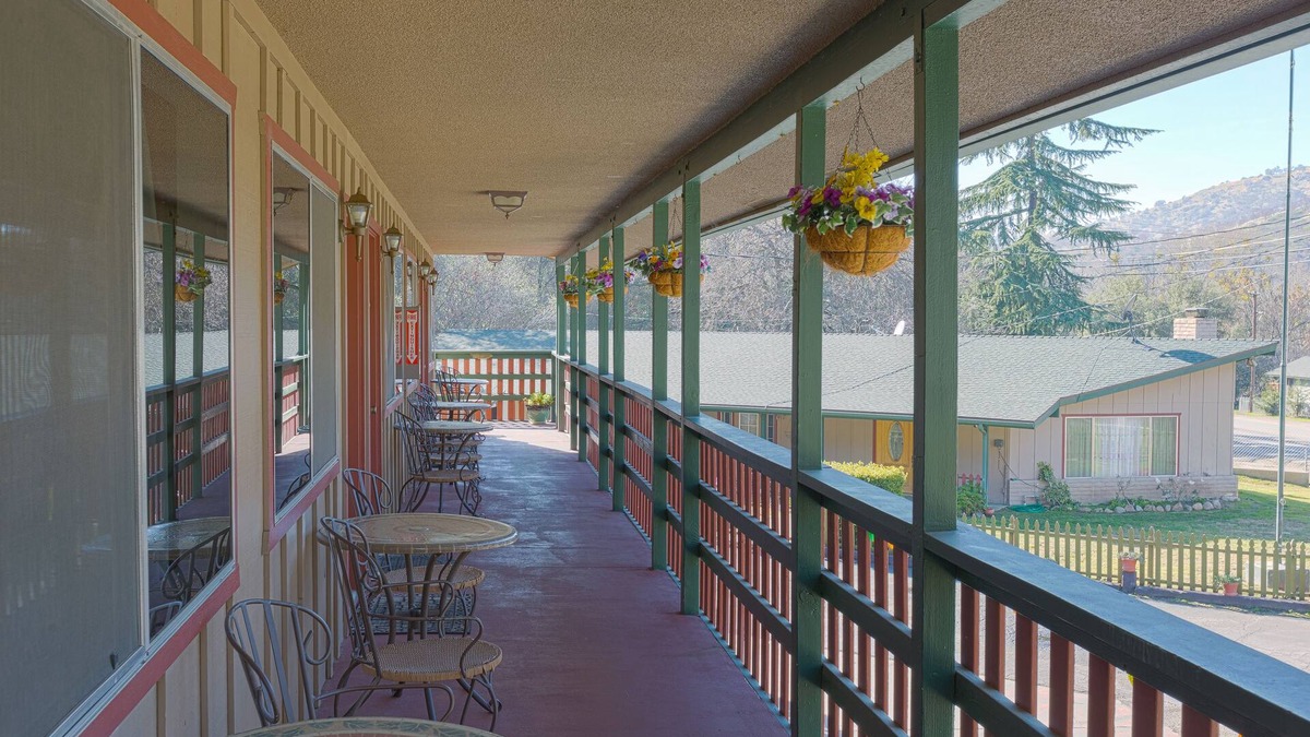 Three Rivers Hotel | The River Inn