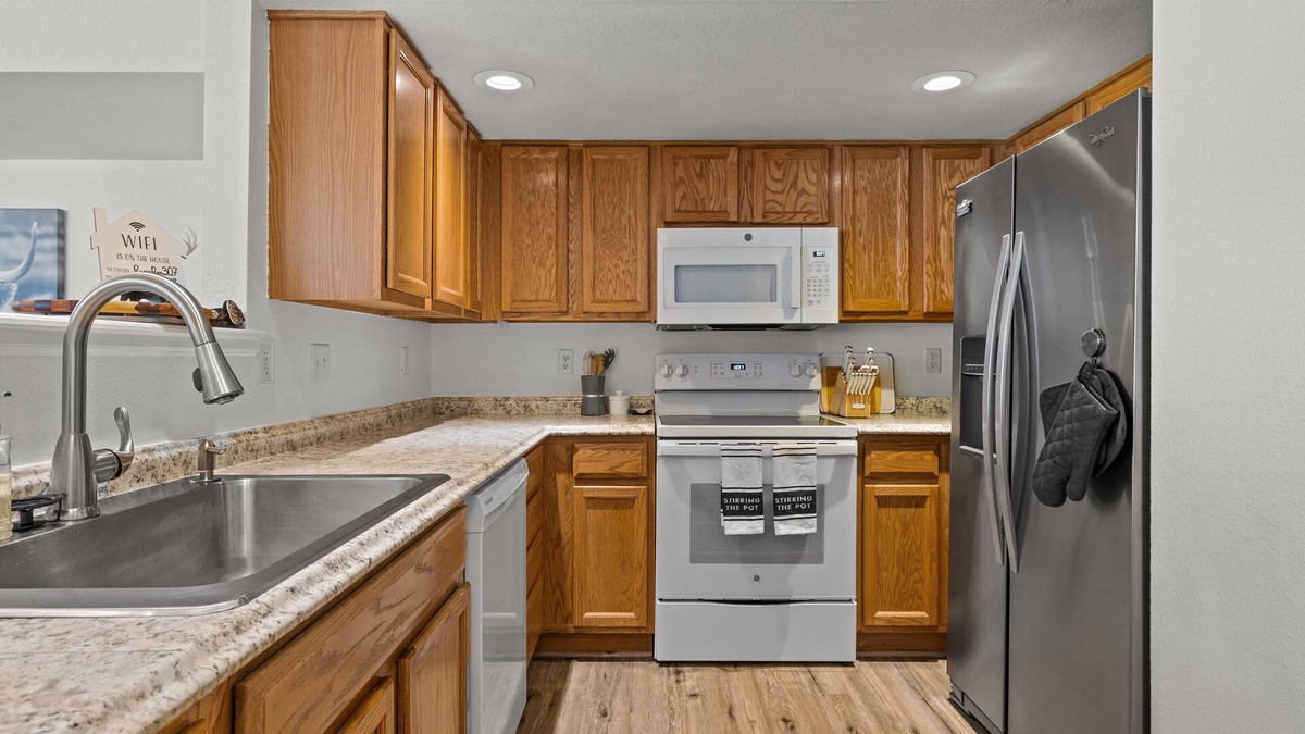 Casper House | The River Rendezvous - 3+2.5 near the N Platte River! Massage Chair-Dog Friendly