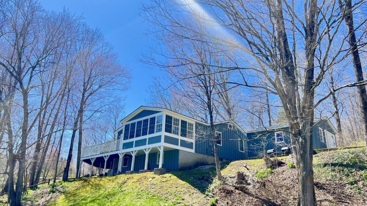 West Arlington House | The Riverside Treehouse