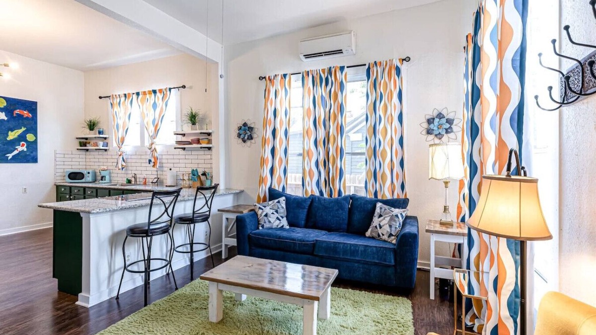 Near East Side House | The Riverwalk Retreat