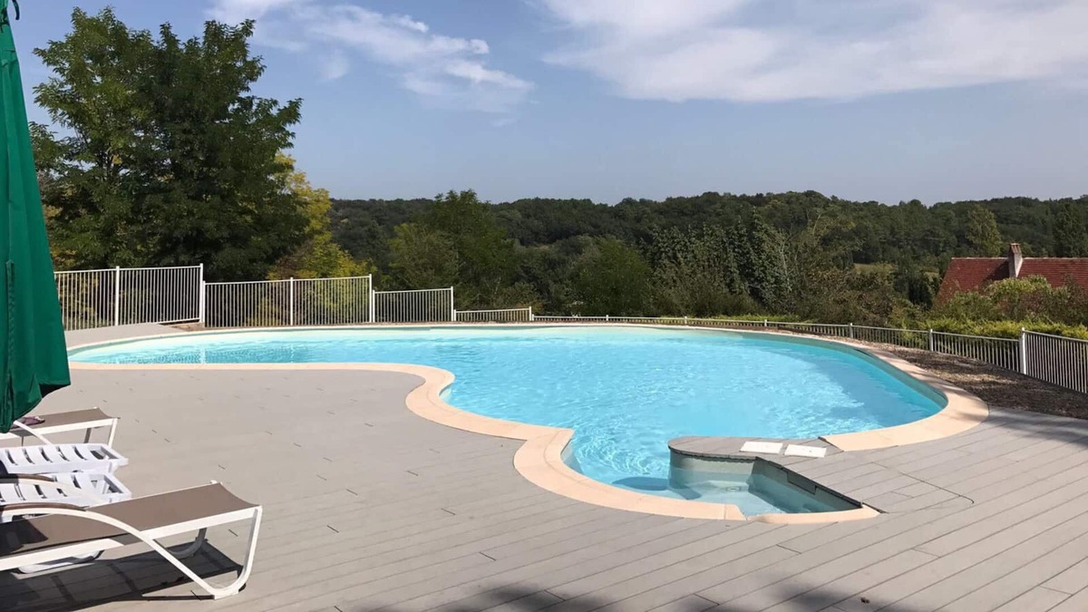 Montcaret House | The Roc de l'Espérit, entrance gate to Périgord