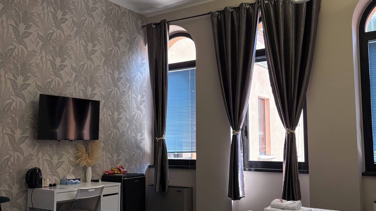 Centro Storico House | the rock house
