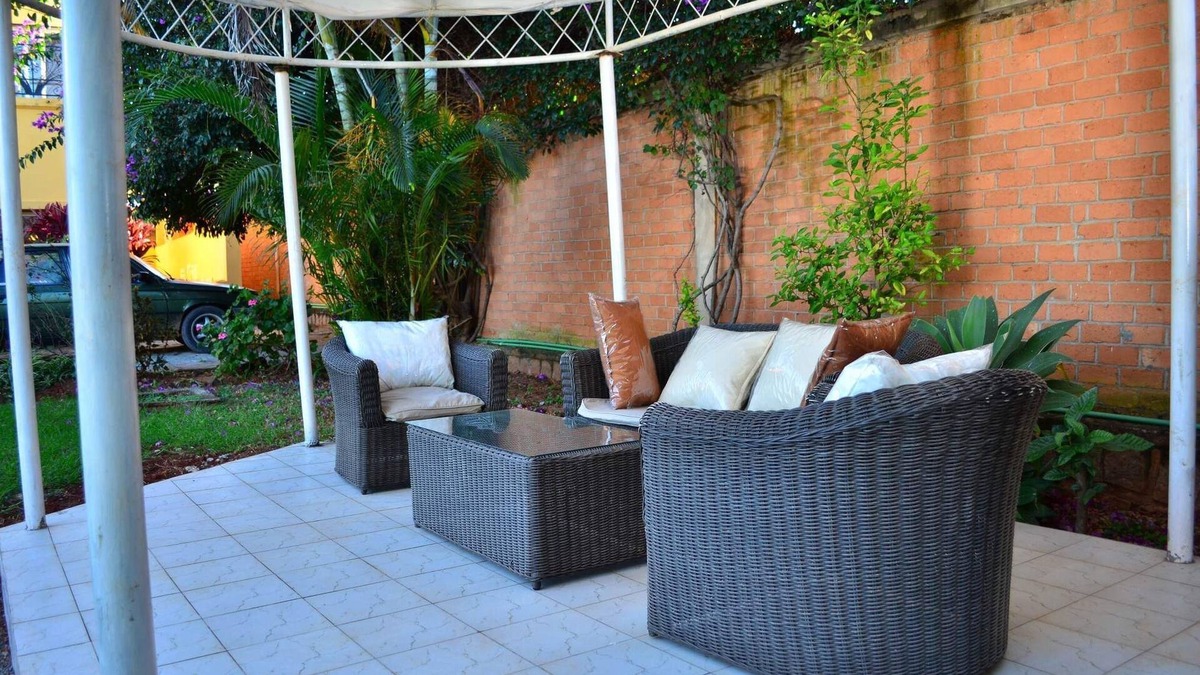 Ambohibao Villa | The romantic atmosphere of the red room to discover the pleasure of a stay