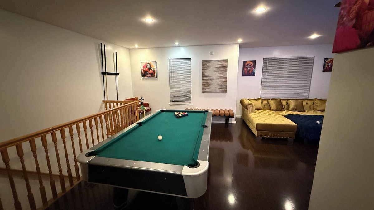 Newark Apartment | The Rose MusicRecording Home