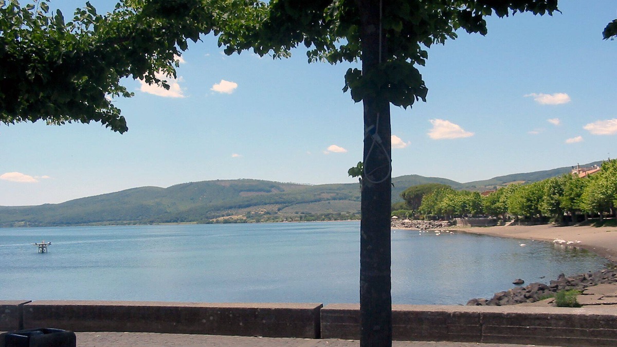 Lake Bracciano Apartment | the rose on the lake in Trevignano Romano