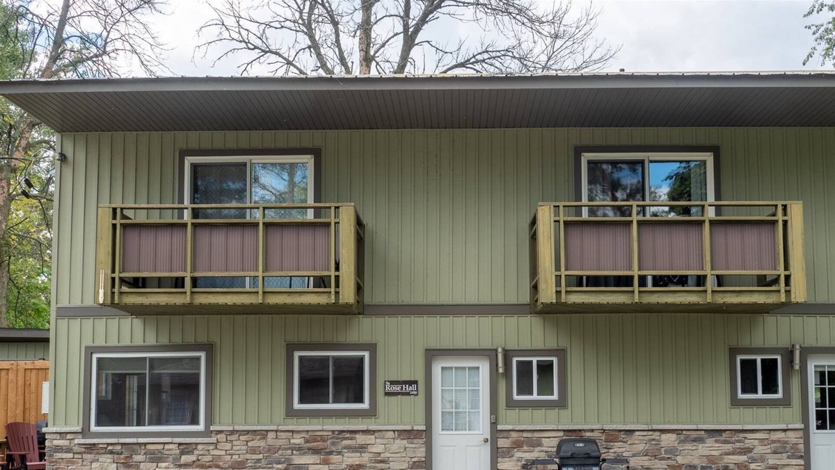 Bloomfield House | The Rosehall-PEC waterfront stay
