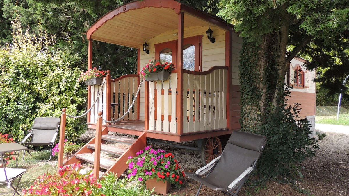 Chateaurenard Cottage | THE ROULOTTE DU SOLEIL