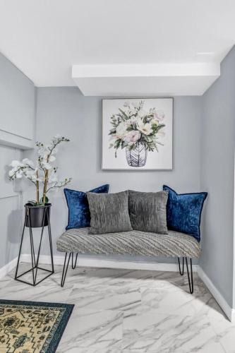 Queens Apartment | The Royal Oasis One Bedroom Deluxe