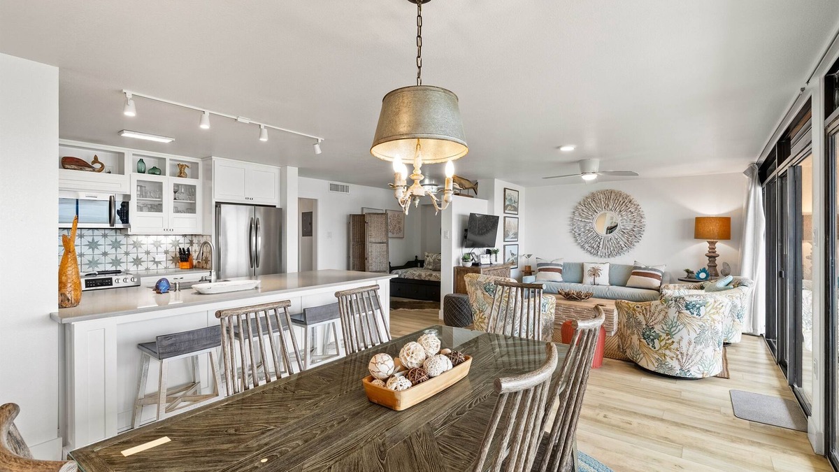 Rockport House | The Royal Reef - Laguna Reef 405: Spacious 2BR Bayfront Condo