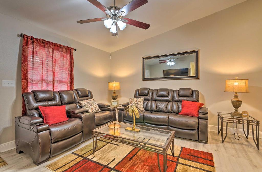 Pensacola Heights House | The Royal Retreat about 10 Mi to Local Beaches!