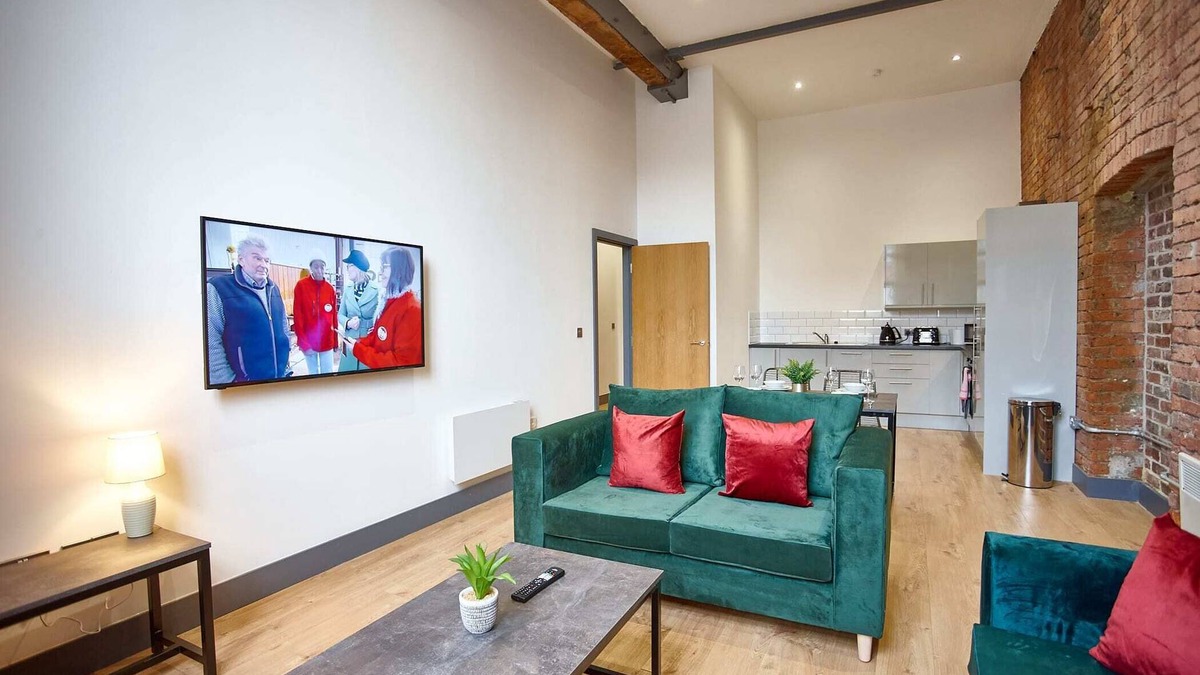 Manchester Apartment | The Ruby Suite Summar