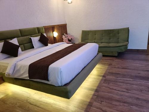 Mat Hotel | The Rules Club