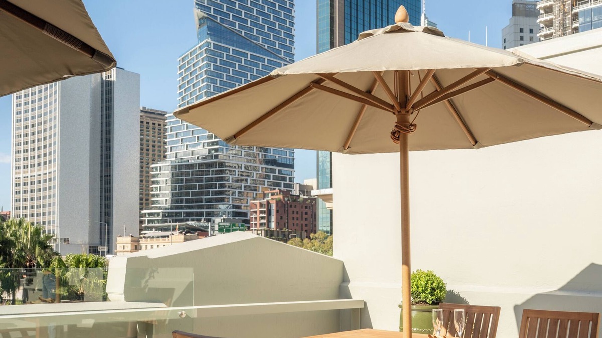 The Rocks Hotel | The Russell Boutique Hotel